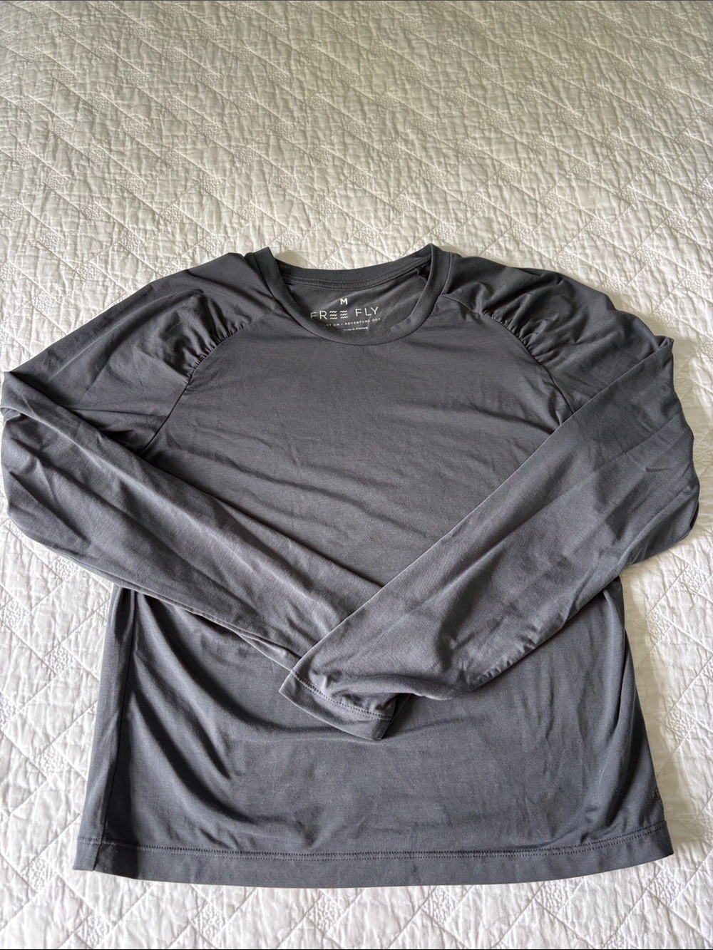 Free Fly Apparel Women's Long Sleeve cropped Performance Tee - Charcoal, M